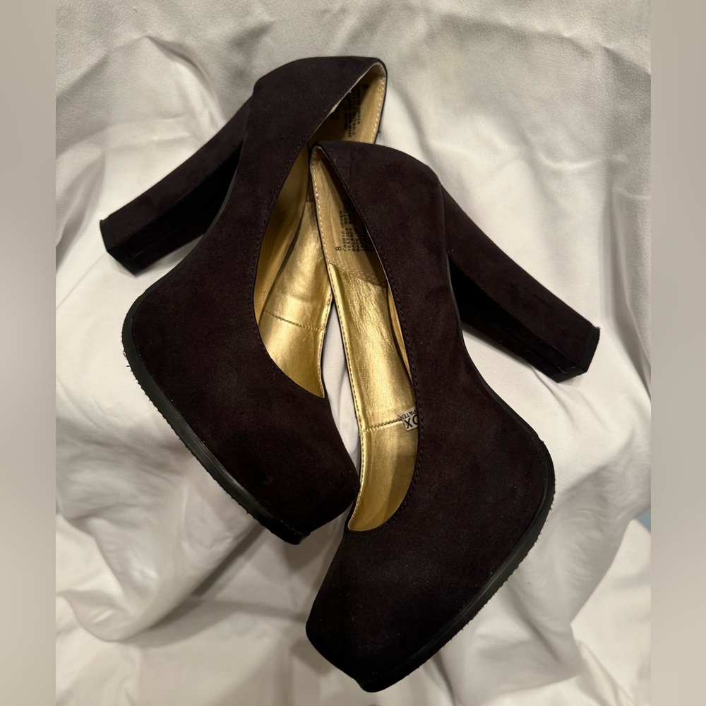 Mossimo Black Suede 5” Platforms  - size 8